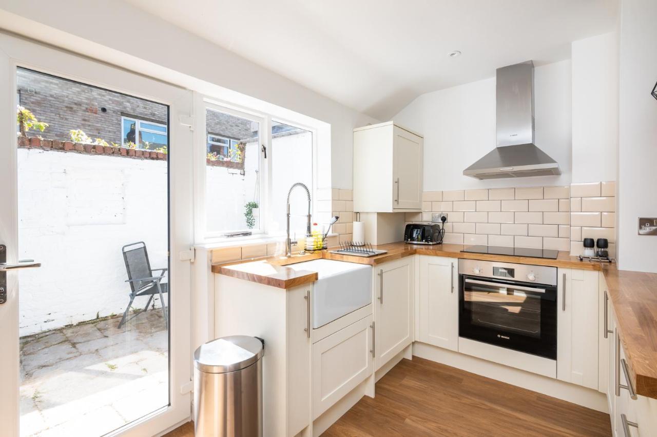 Stylish, Centrally Located Terrace - Pass The Key York Exterior foto